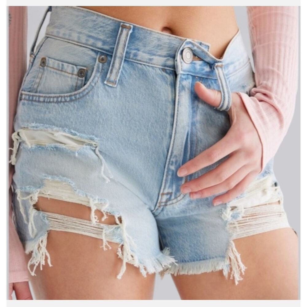 Aeropostale 90s High Rise Cut-Off Denim Shorts Size 4 Light Wash Distressed